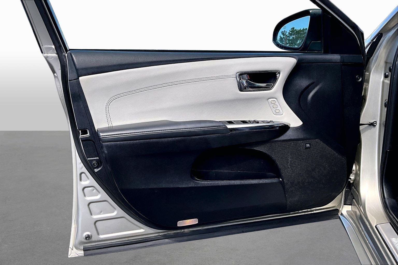 Used 2016 Toyota Avalon Limited w/ Toyota Safety Sense Package FWD image 17