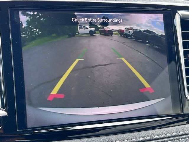 Used 2024 Chrysler Pacifica Limited w/ Trailer Tow Group FWD image 16
