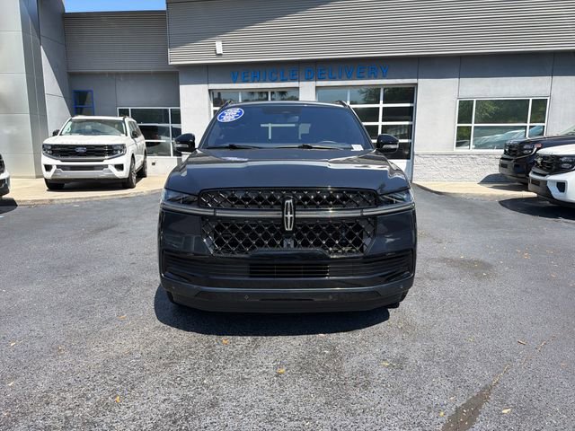 Used 2025 Lincoln Navigator Reserve w/ Jet Appearance Package AWD/4WD image 3