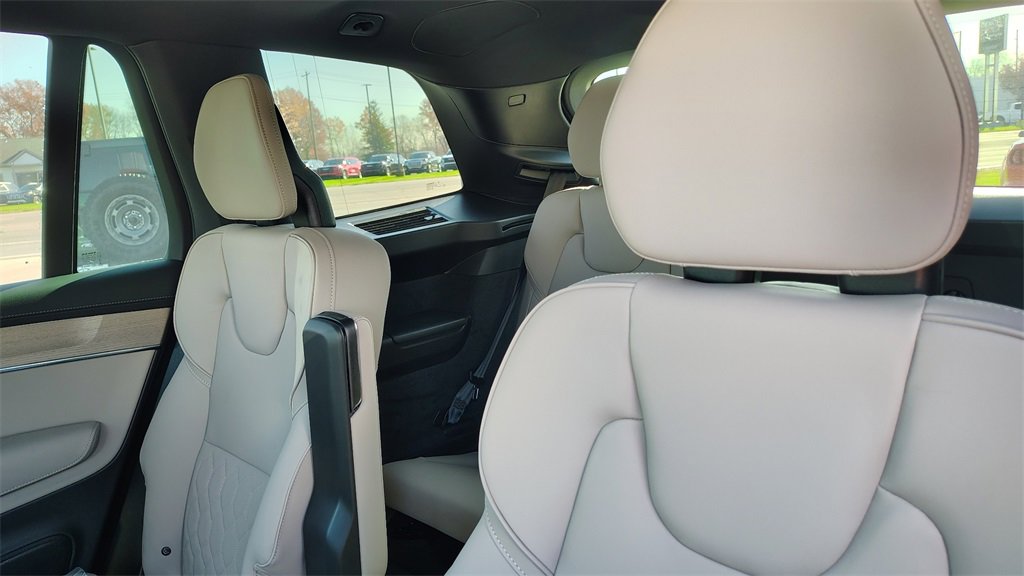 New 2026 Volvo XC90 B6 Plus image 27