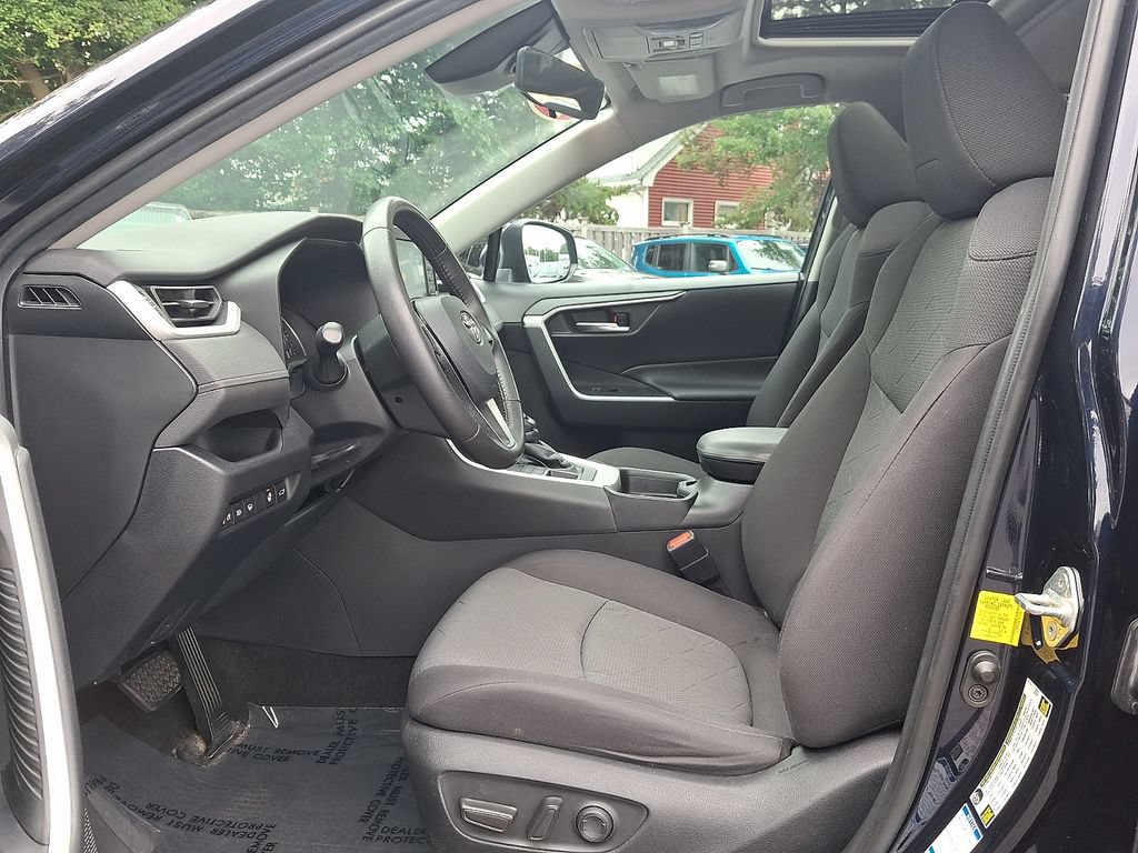 Used 2020 Toyota RAV4 XLE w/ Convenience Package AWD/4WD image 13