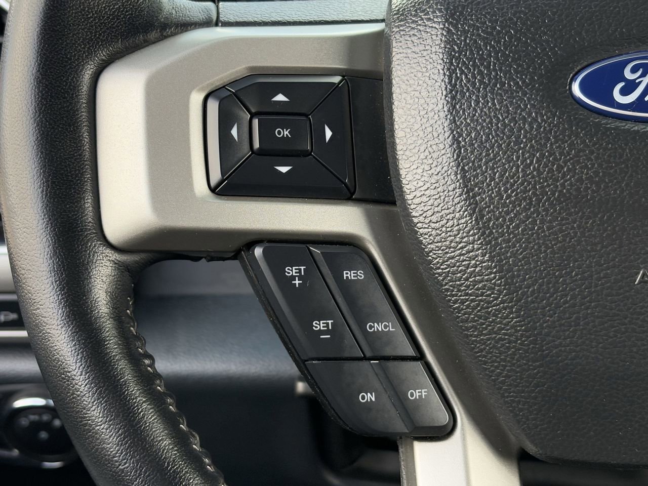 Used 2022 Ford F250 Lariat w/ Lariat Value Package AWD/4WD image 16