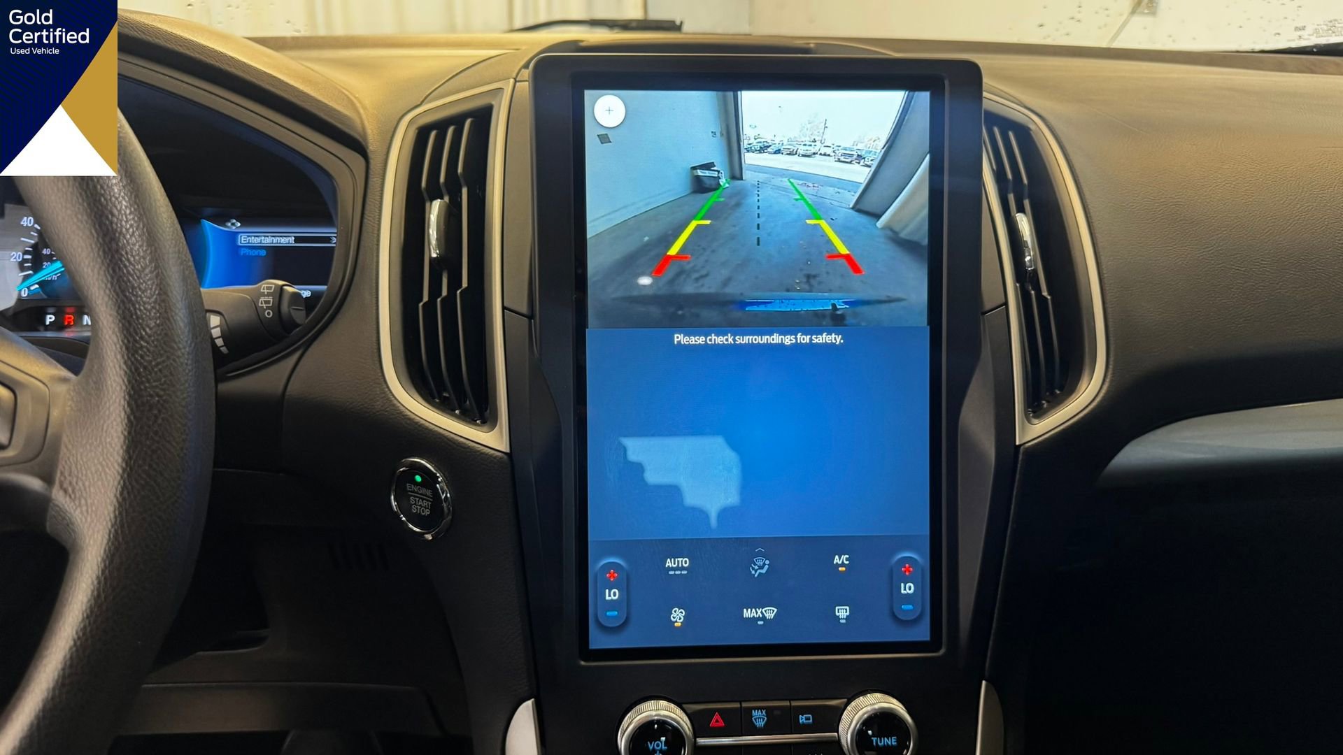 Used 2022 Ford Edge SE image 32