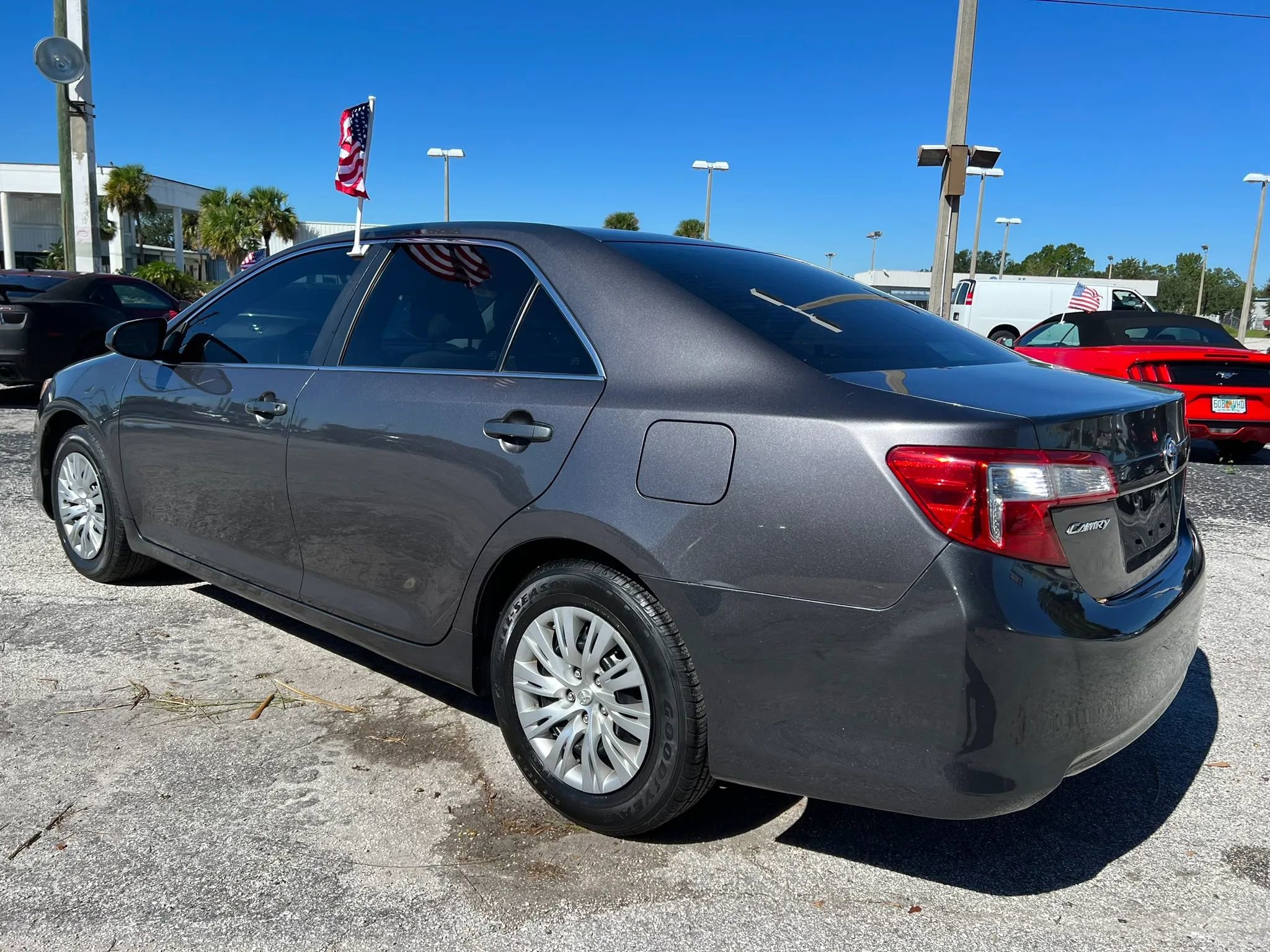 Used 2014 Toyota Camry L FWD image 3