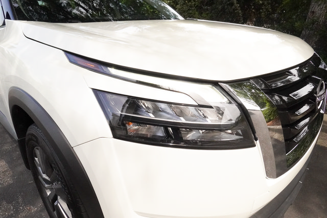 Used 2024 Nissan Pathfinder SV FWD image 28