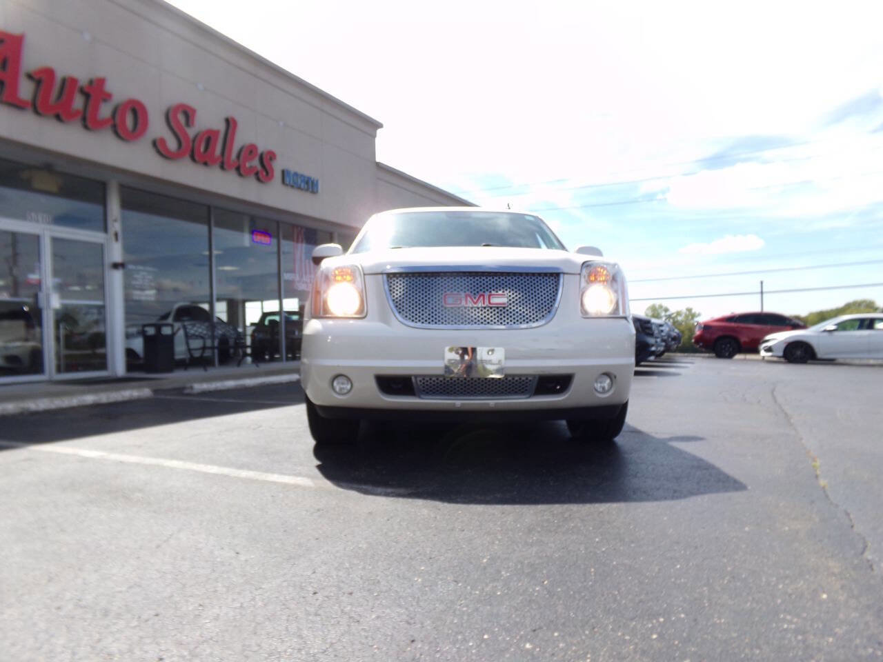 Used 2013 GMC Yukon XL Denali image 44