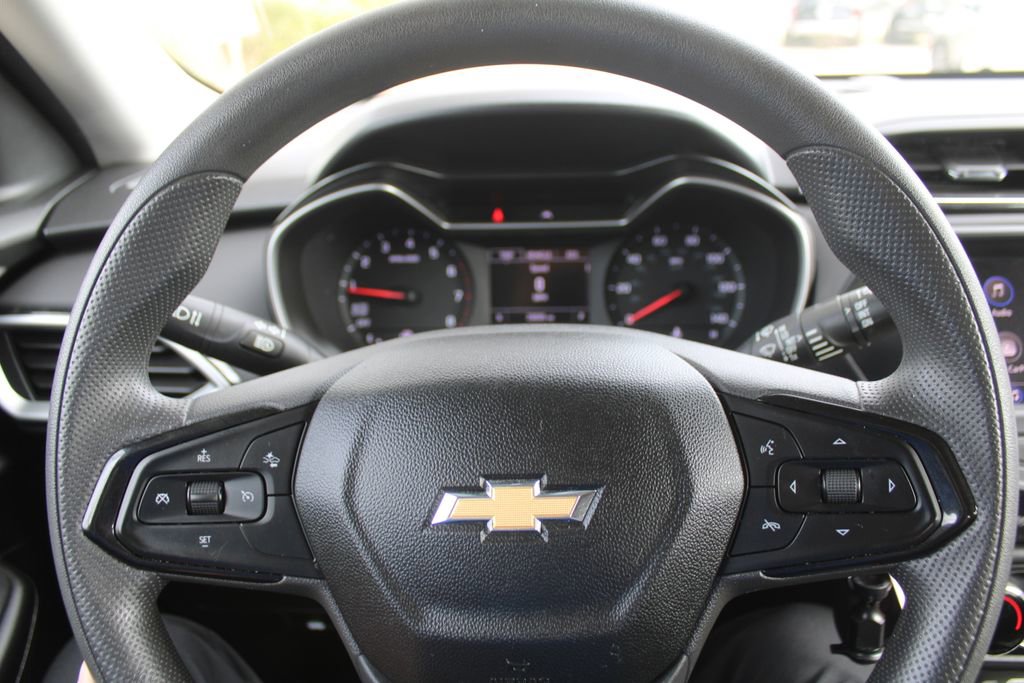 Used 2021 Chevrolet TrailBlazer LS image 25