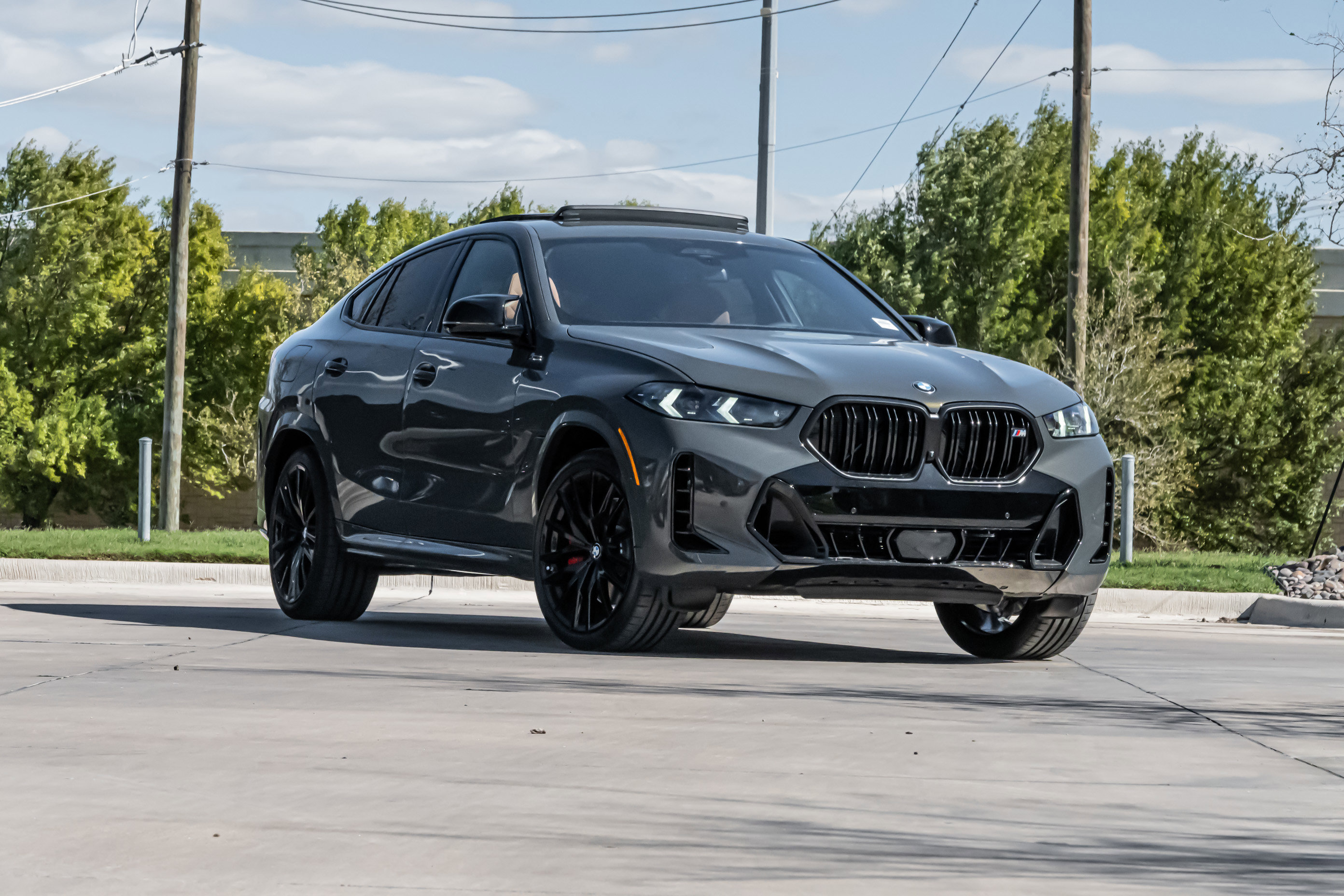 New 2026 BMW X6 M60i image 2
