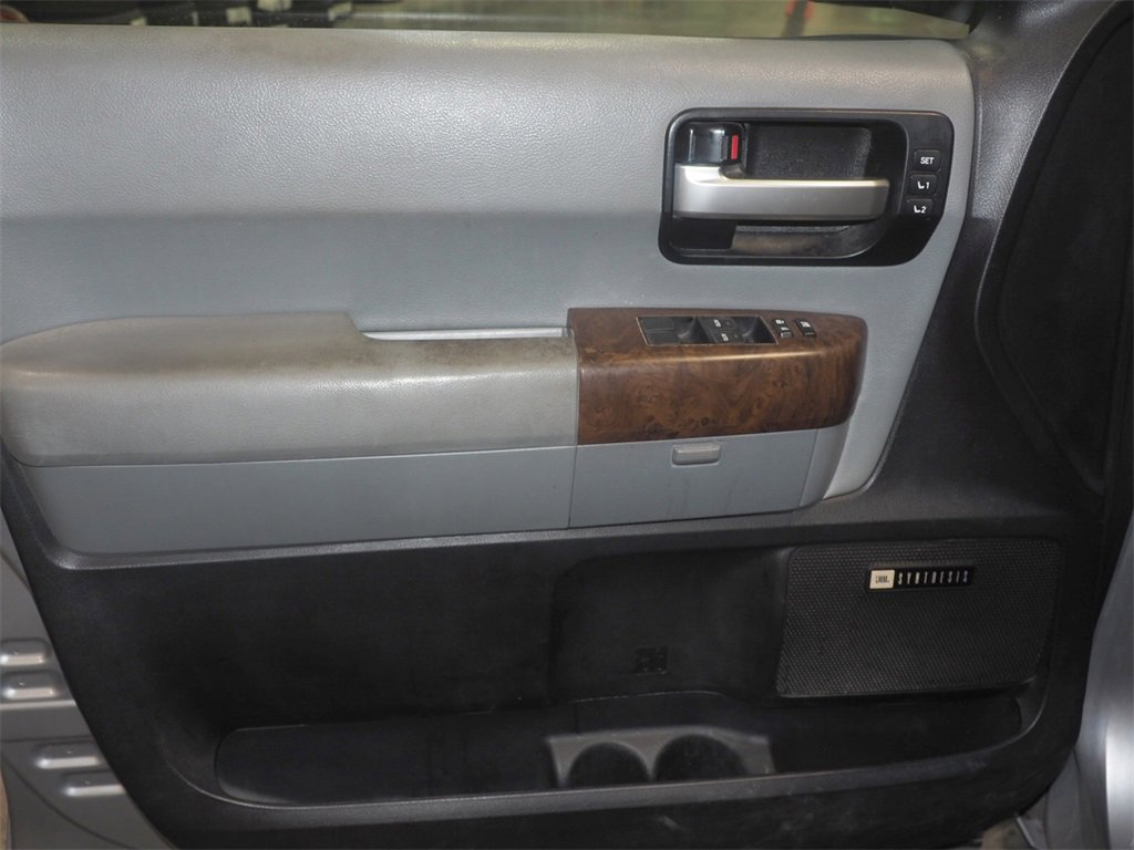 Used 2010 Toyota Sequoia Platinum image 7
