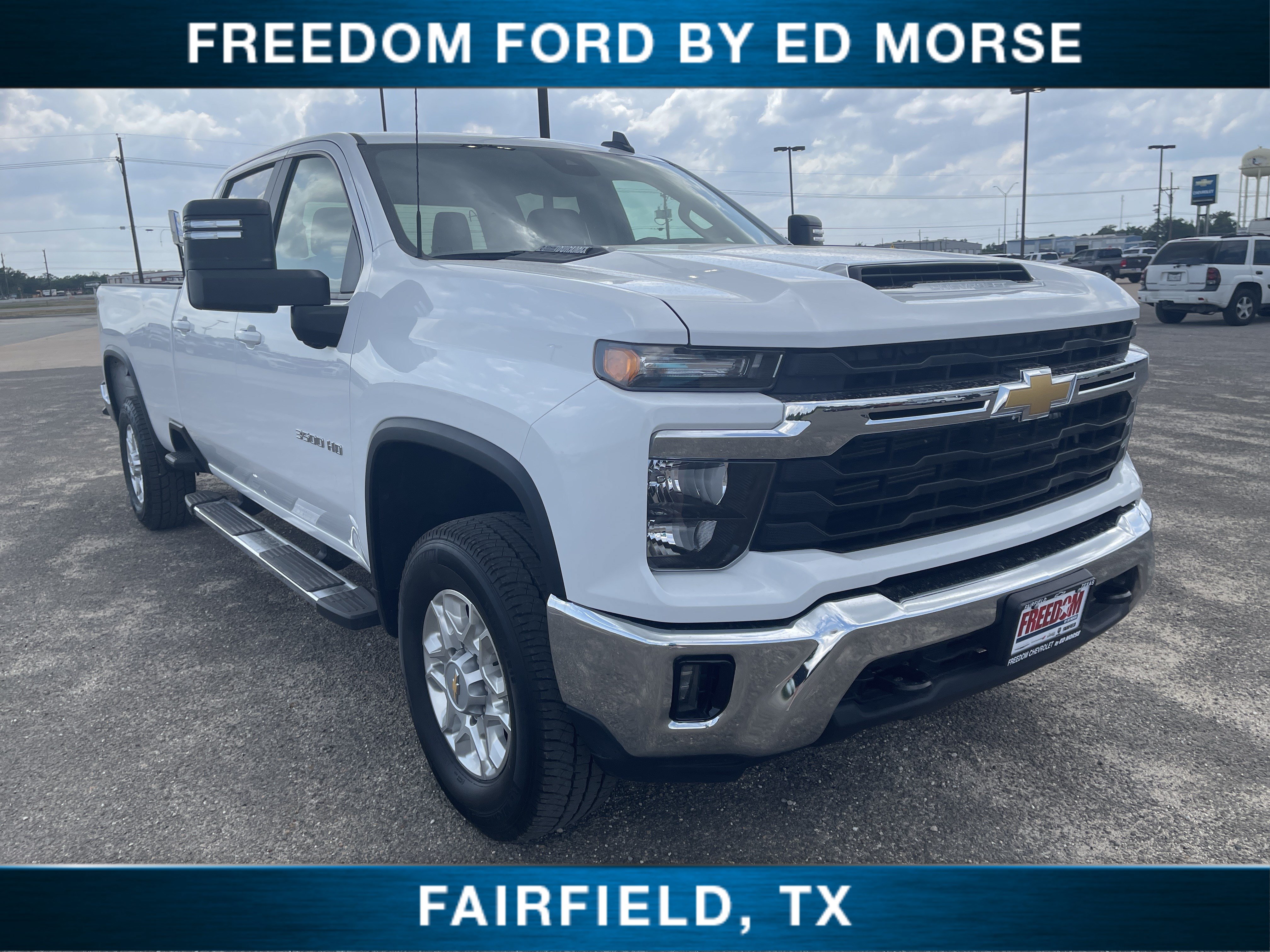 Used 2025 Chevrolet Silverado 3500 LT w/ Convenience Package AWD/4WD image 1