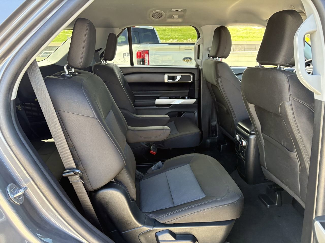 Used 2022 Ford Explorer XLT image 29