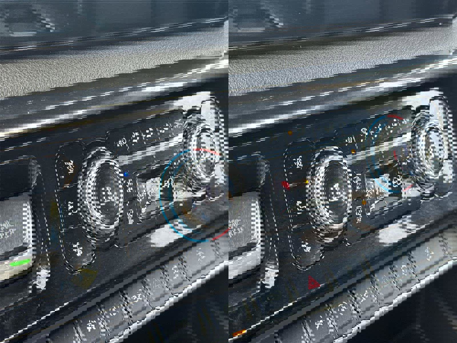 Used 2022 GMC Sierra 1500 AT4 w/ AT4 Preferred Package image 21