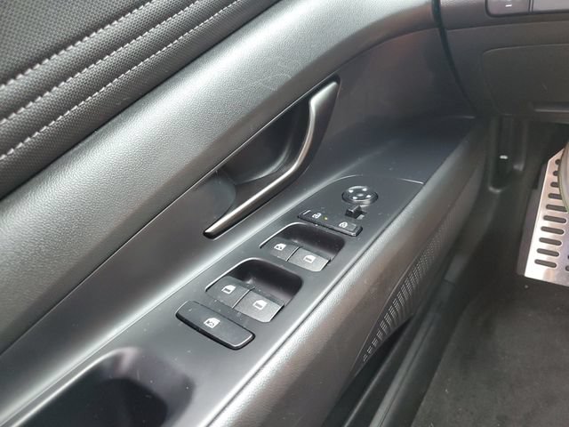 Certified 2025 Hyundai Elantra SEL FWD image 20
