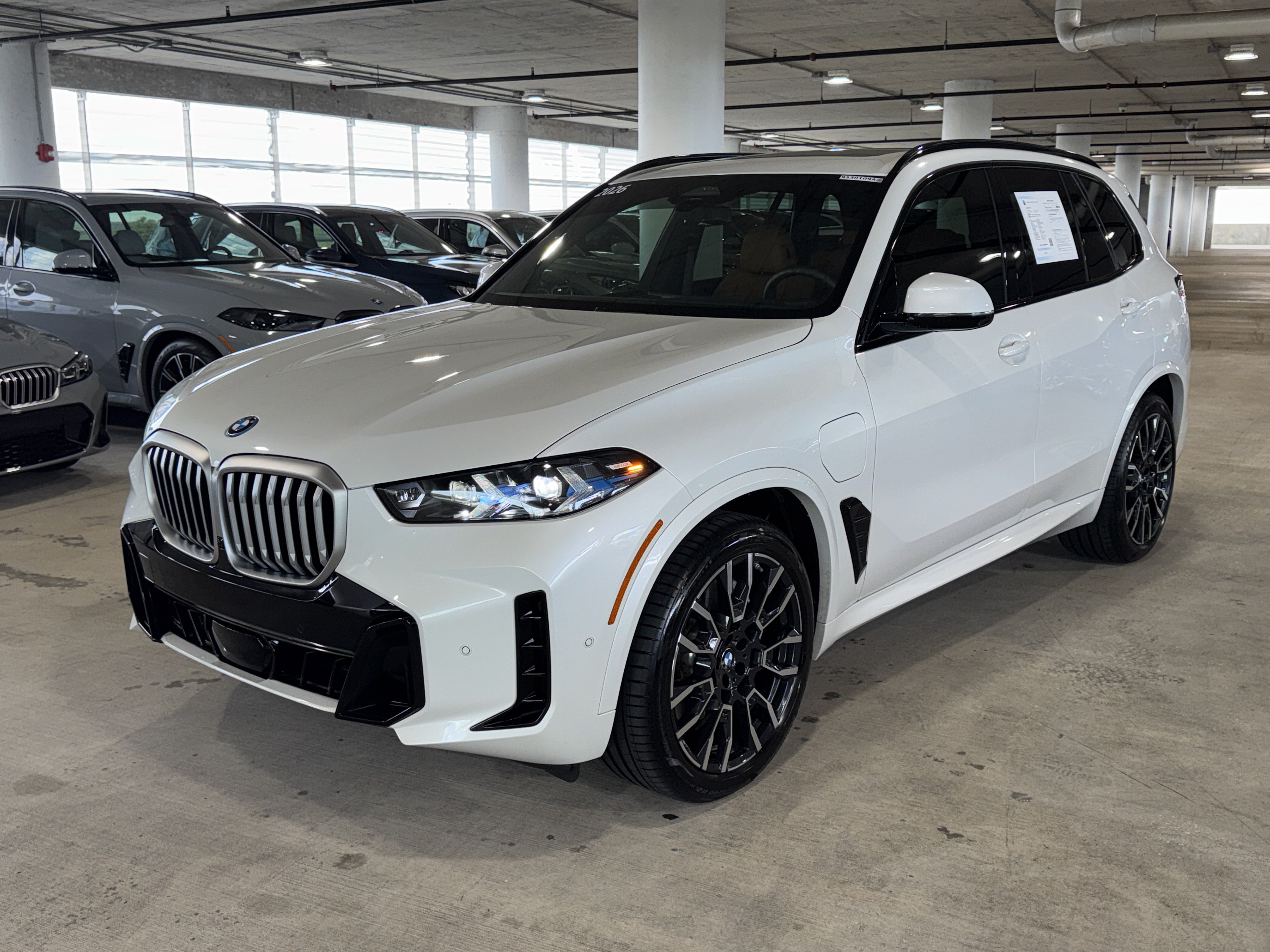 Used 2026 BMW X5 xDrive50e w/ M Sport Package AWD/4WD image 4