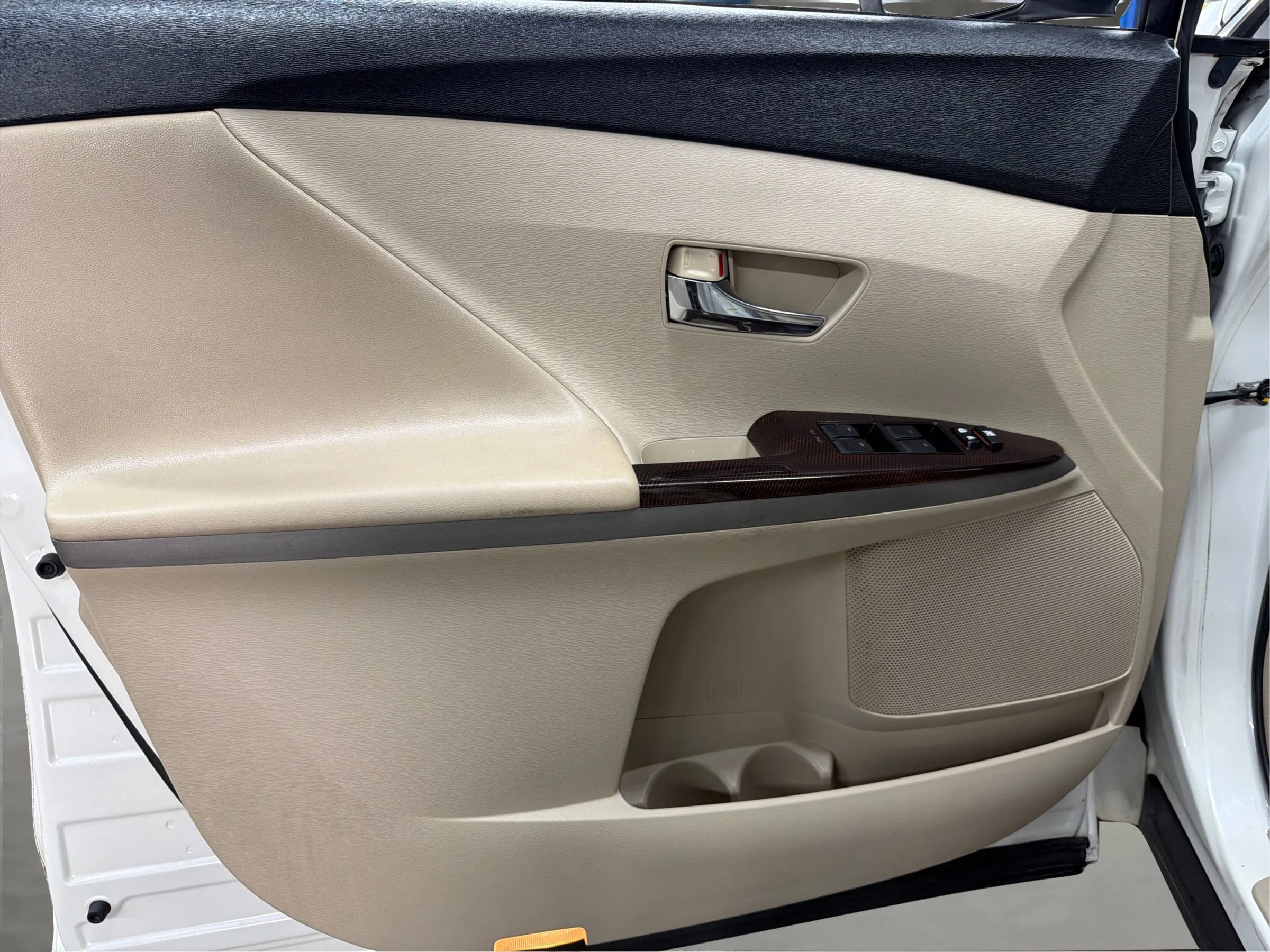 Used 2011 Toyota Venza FWD image 30
