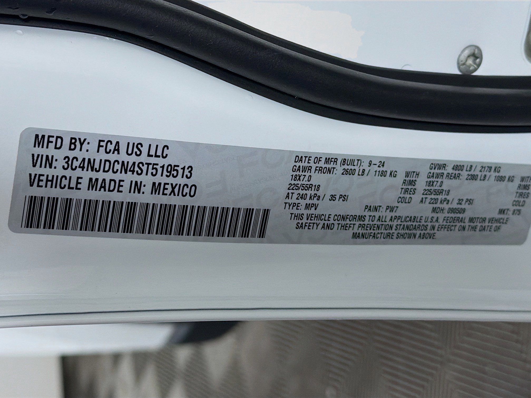 Used 2025 Jeep Compass Limited image 32