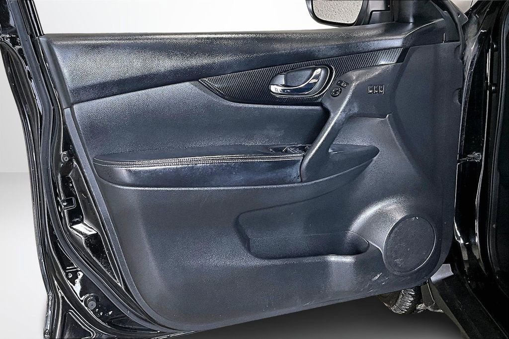 Used 2019 Nissan Rogue SL image 20