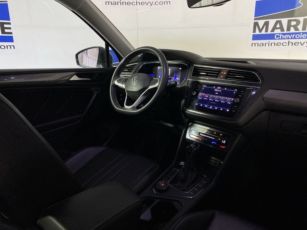 Used 2023 Volkswagen Tiguan SE AWD/4WD image 25