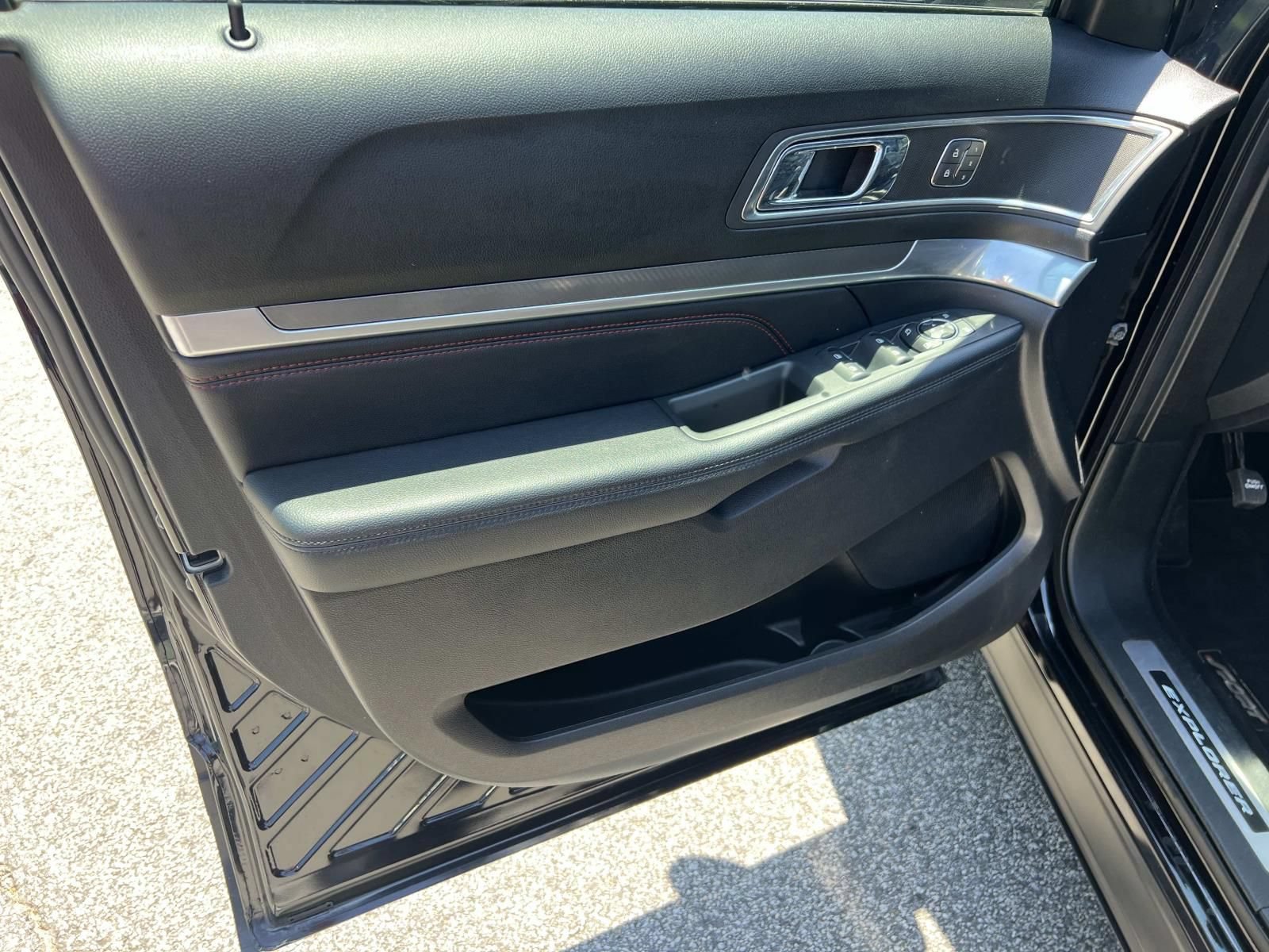 Used 2019 Ford Explorer Sport w/ Equipment Group 401A AWD/4WD image 10