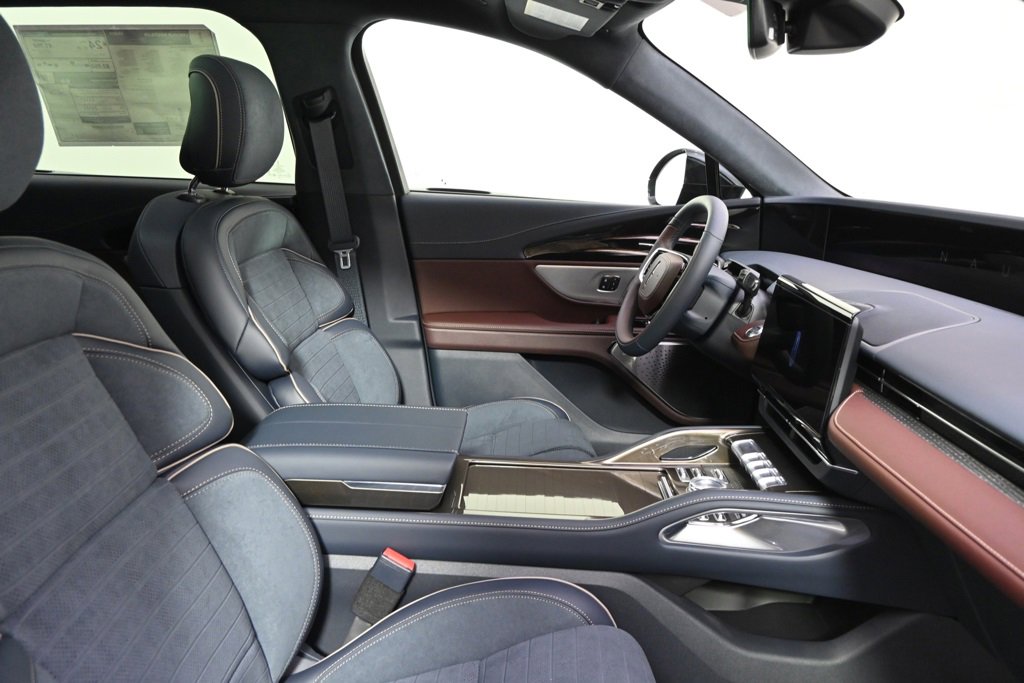 New 2026 Lincoln Nautilus Black Label image 16