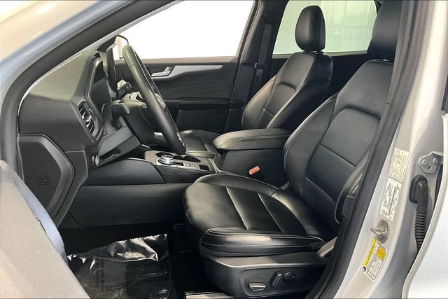 Used 2025 Ford Escape Platinum AWD/4WD image 27