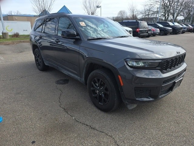 Used 2024 Jeep Grand Cherokee L Laredo image 3