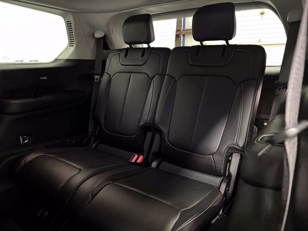 Used 2022 Jeep Grand Cherokee L Limited AWD/4WD image 49