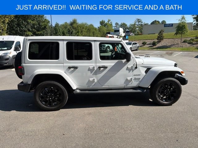 Used 2022 Jeep Wrangler Unlimited Sahara w/ Cold Weather Group AWD/4WD image 8