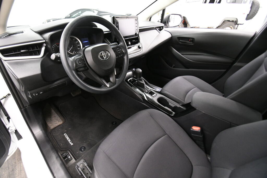 Used 2022 Toyota Corolla LE image 15