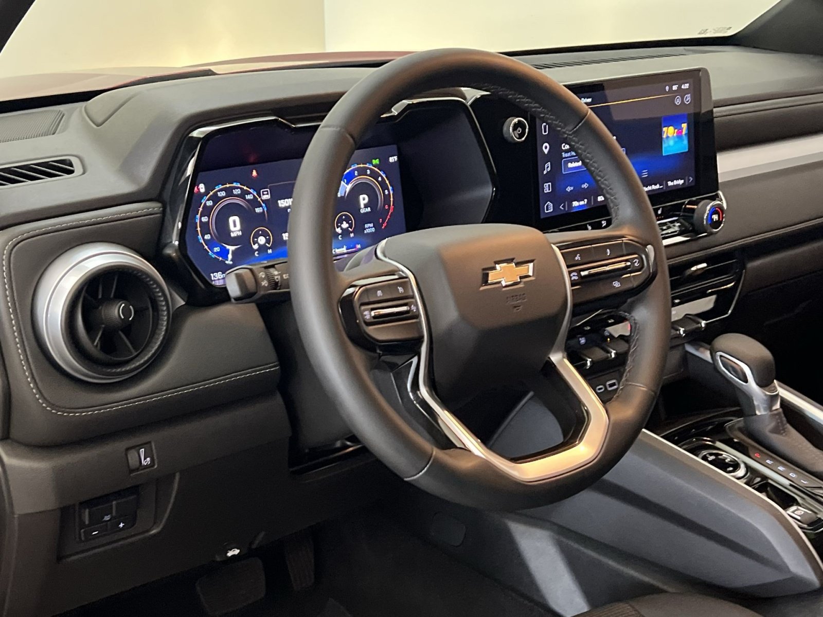 Used 2024 Chevrolet Colorado LT w/ LT Convenience Package II AWD/4WD image 15