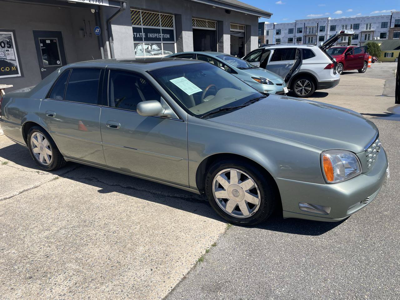 Used 2005 Cadillac De Ville DTS w/ Equipment Group FWD image 23