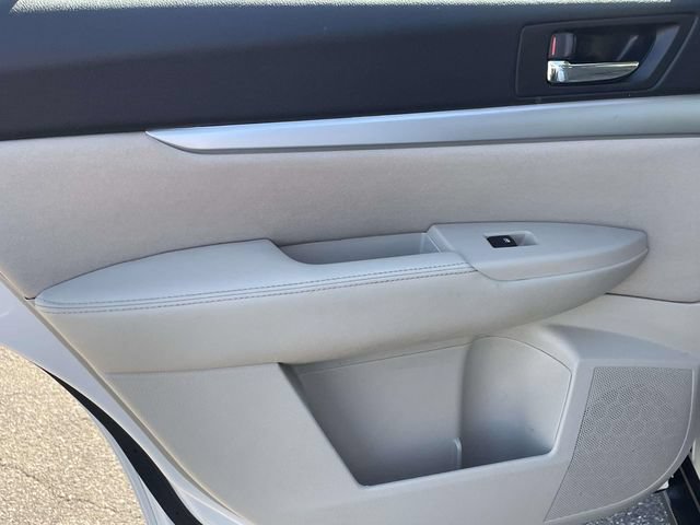 Used 2014 Subaru Outback 2.5i AWD/4WD image 10