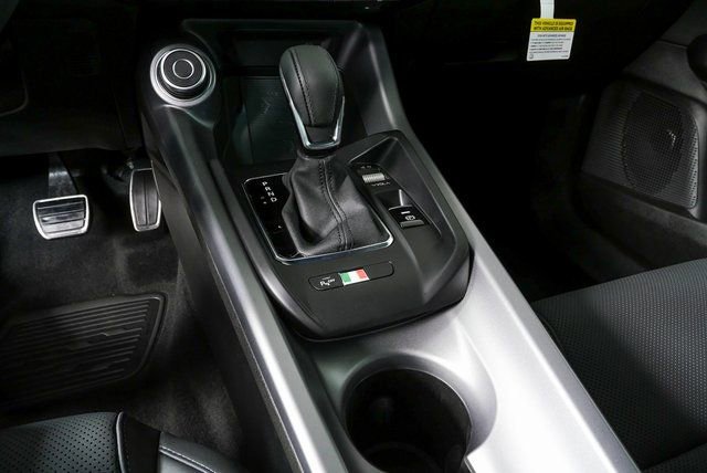 New 2026 Alfa Romeo Tonale w/ Black Premium Package image 19