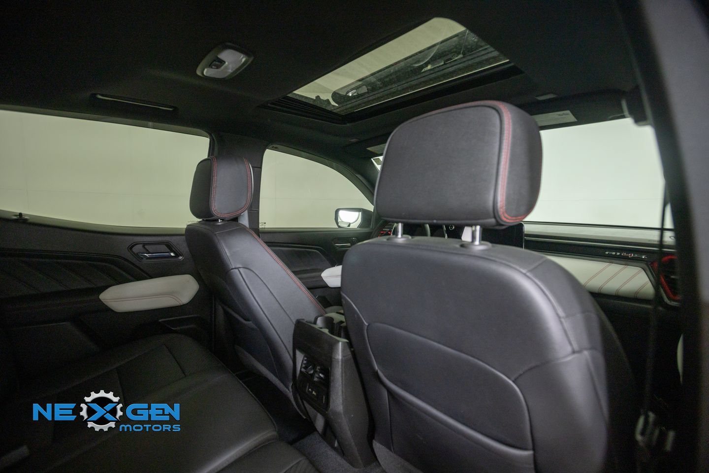 Used 2023 GMC Canyon AT4X AWD/4WD image 40