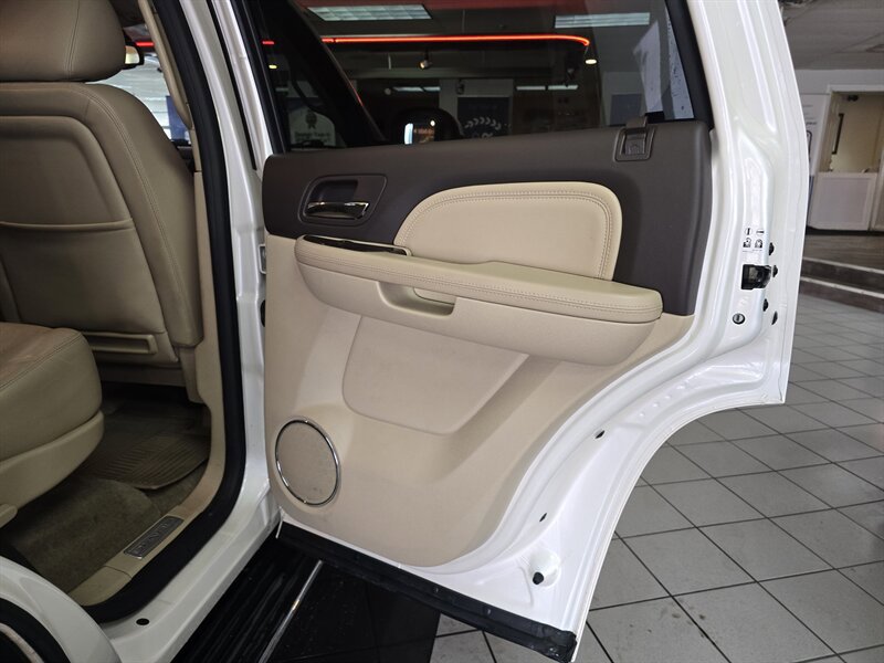 Used 2013 GMC Yukon Denali AWD/4WD image 16