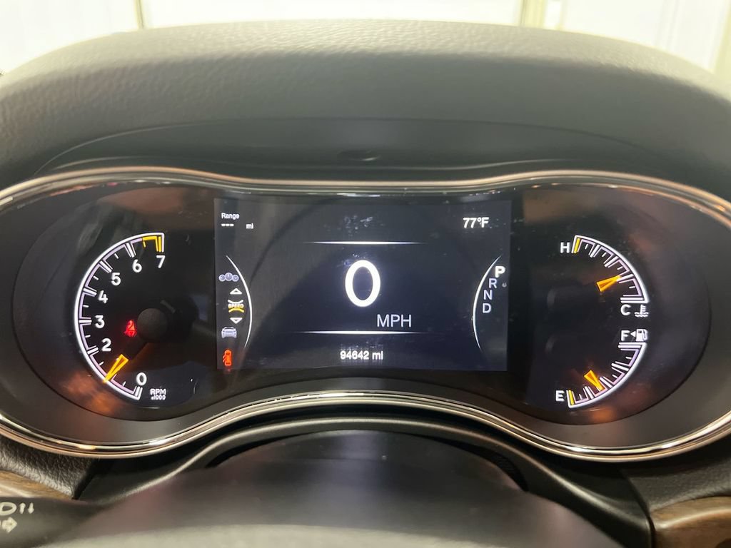 Used 2016 Jeep Grand Cherokee Laredo w/ Quick Order Package 23E AWD/4WD image 12