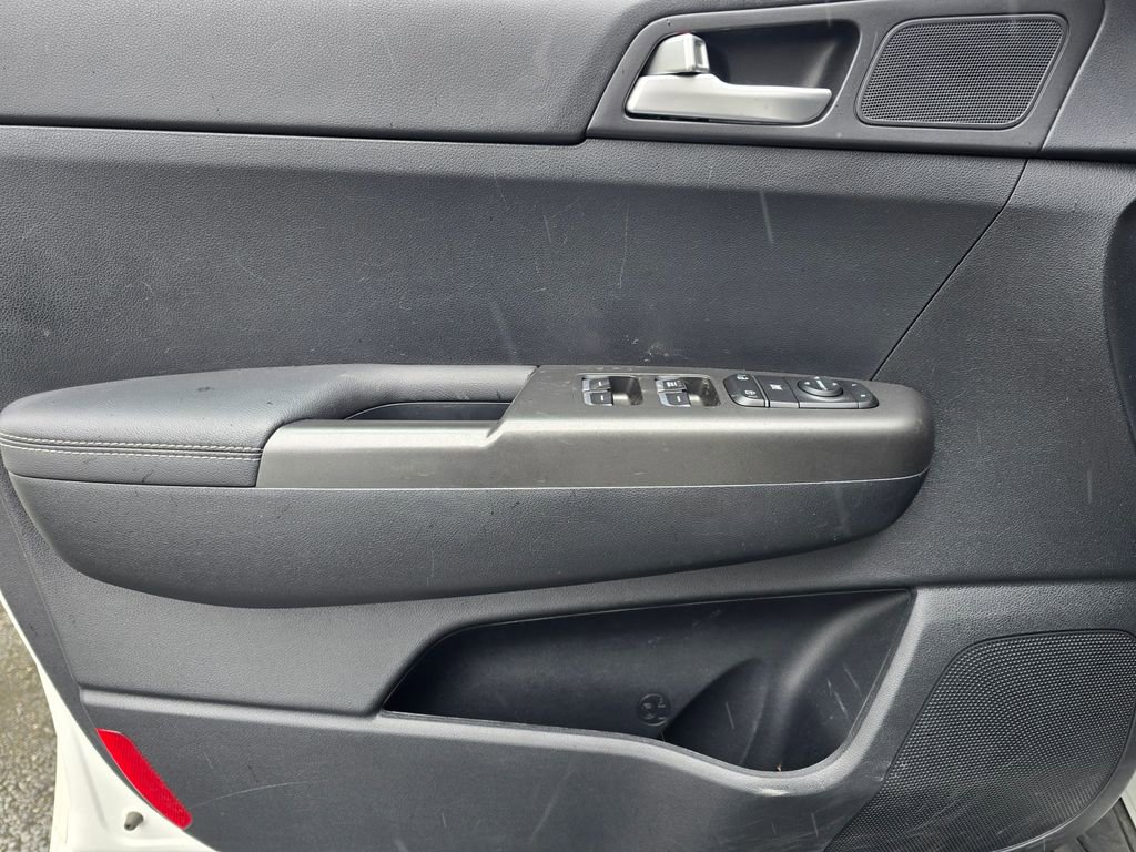 Used 2022 Kia Sportage LX image 22