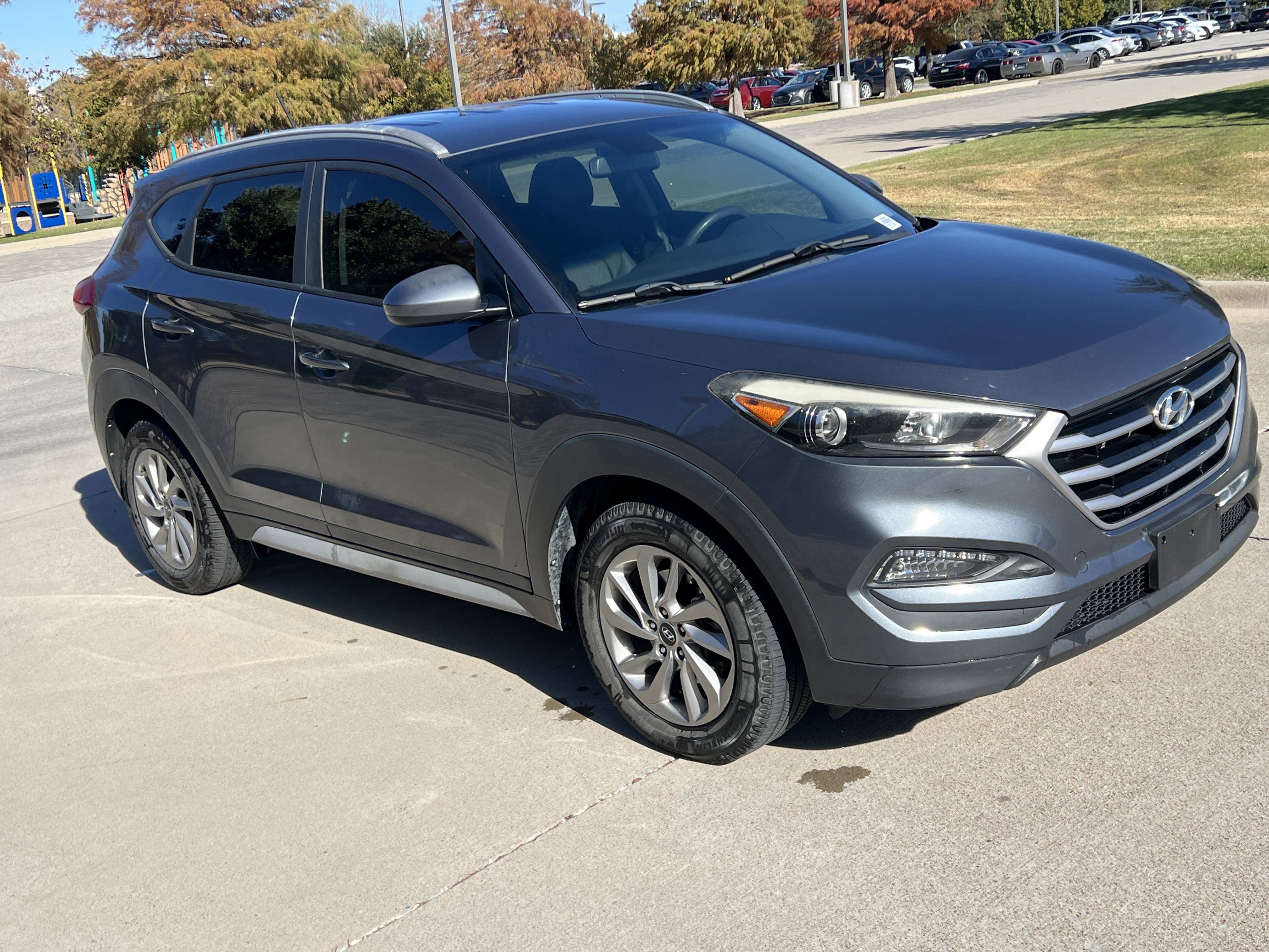 Used 2017 Hyundai Tucson SE image 2