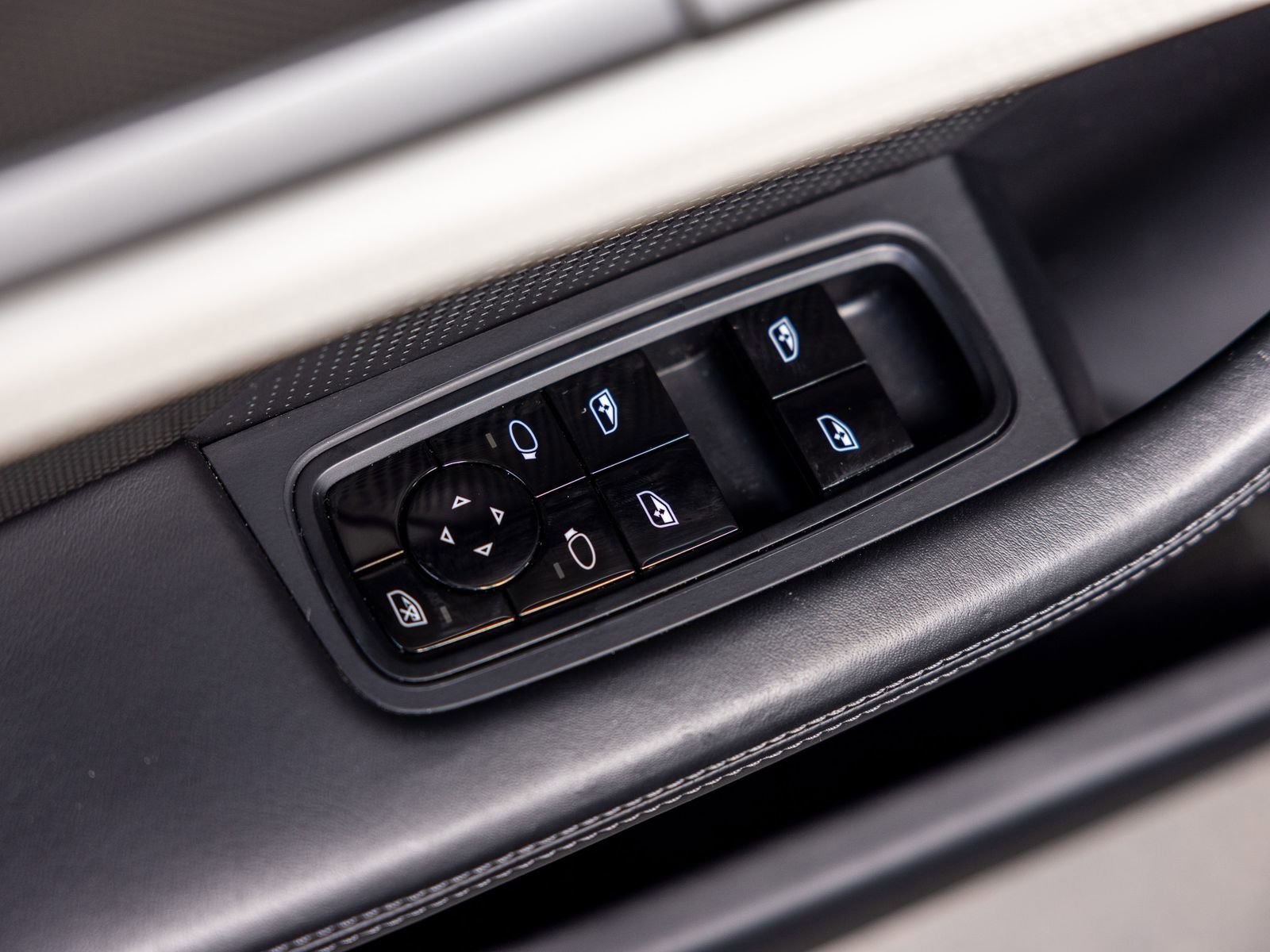 Certified 2021 Porsche Taycan Turbo S image 44