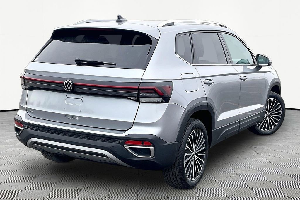 Used 2025 Volkswagen Taos SE image 7
