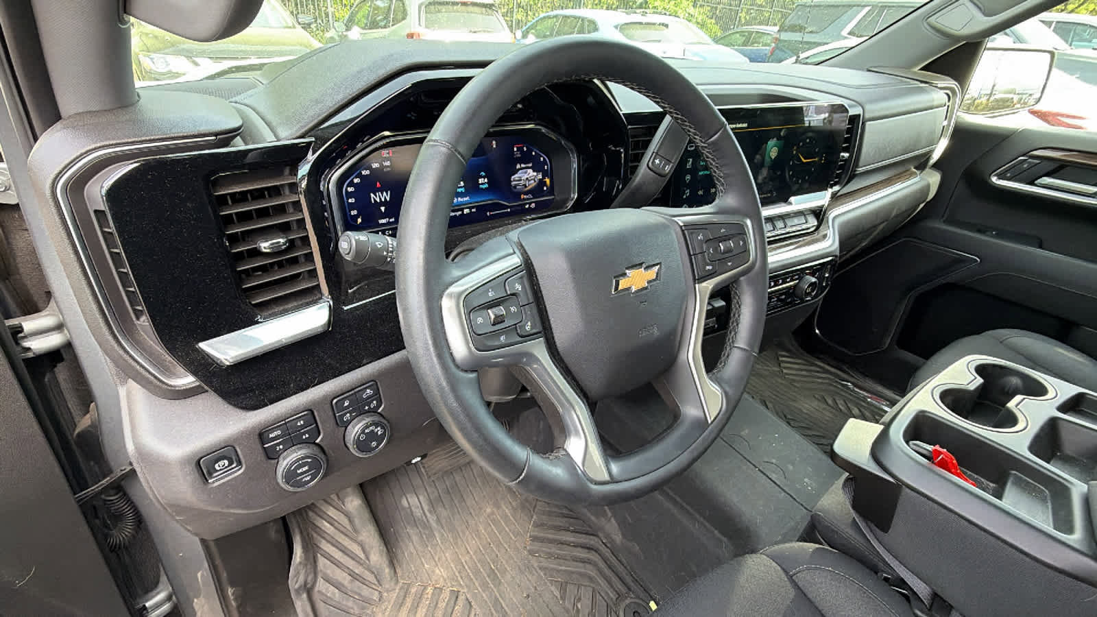 Used 2025 Chevrolet Silverado 1500 LT image 10