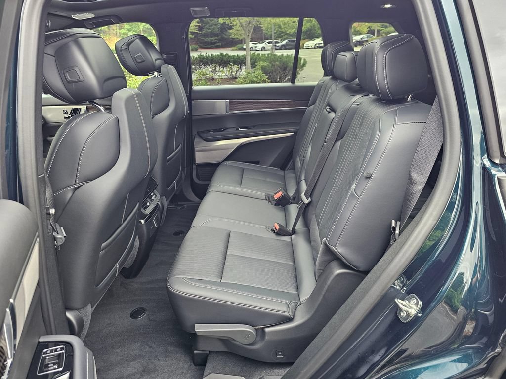 New 2027 Cadillac Vistiq Luxury AWD/4WD image 17