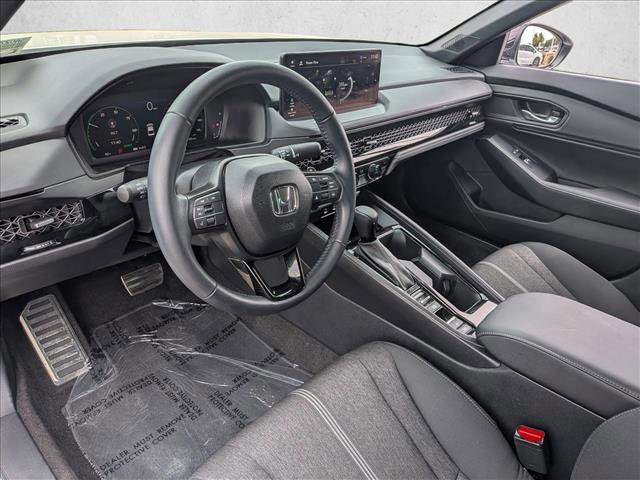 Used 2025 Honda Accord Sport image 9