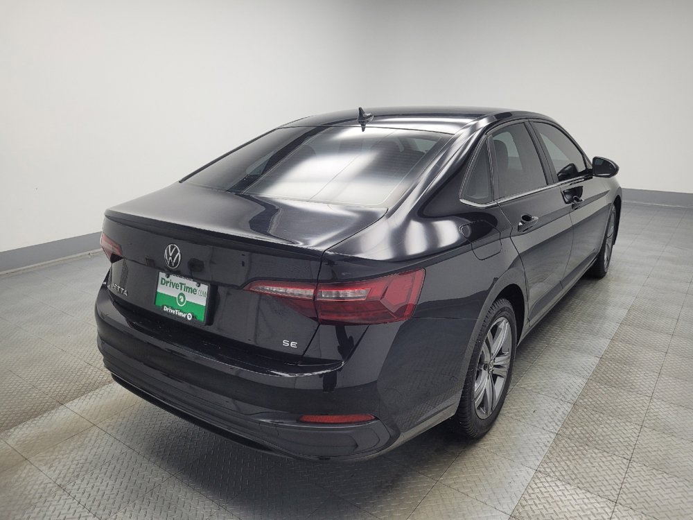 Used 2024 Volkswagen Jetta SE image 9