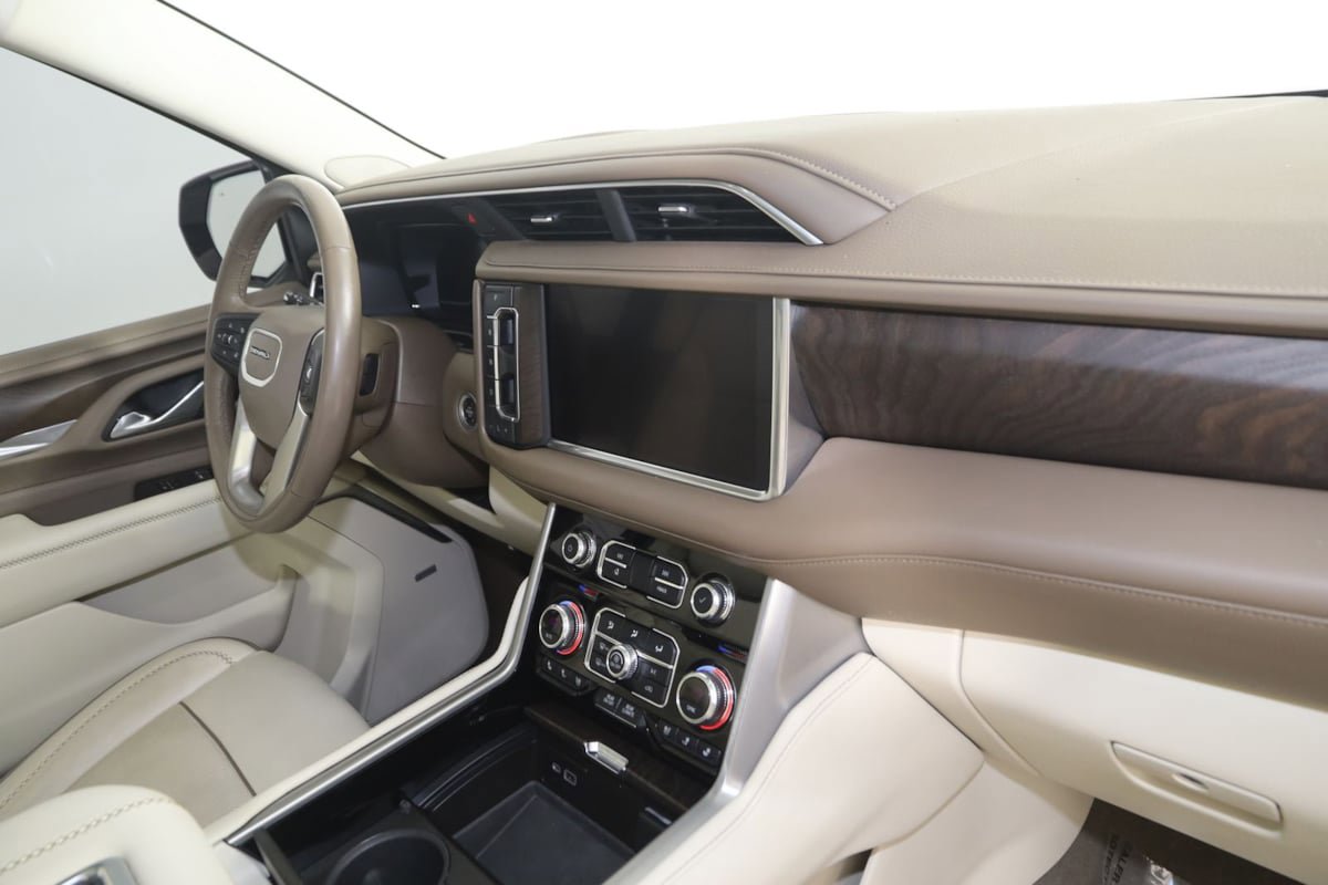 Used 2022 GMC Yukon Denali w/ Denali Premium Package image 42