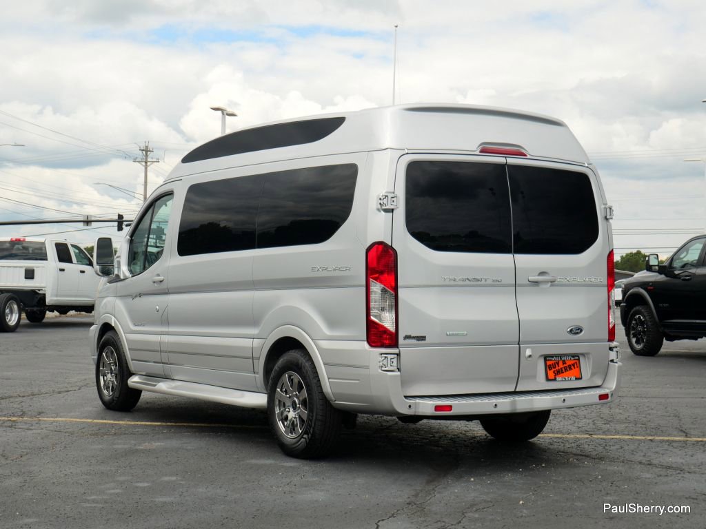 Used 2017 Ford Transit 150 XLT image 9