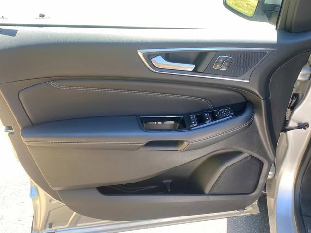 Used 2017 Ford Edge Titanium w/ Equipment Group 301A FWD image 12