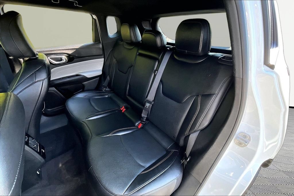 Used 2023 Jeep Compass Limited w/ Elite Group AWD/4WD image 18