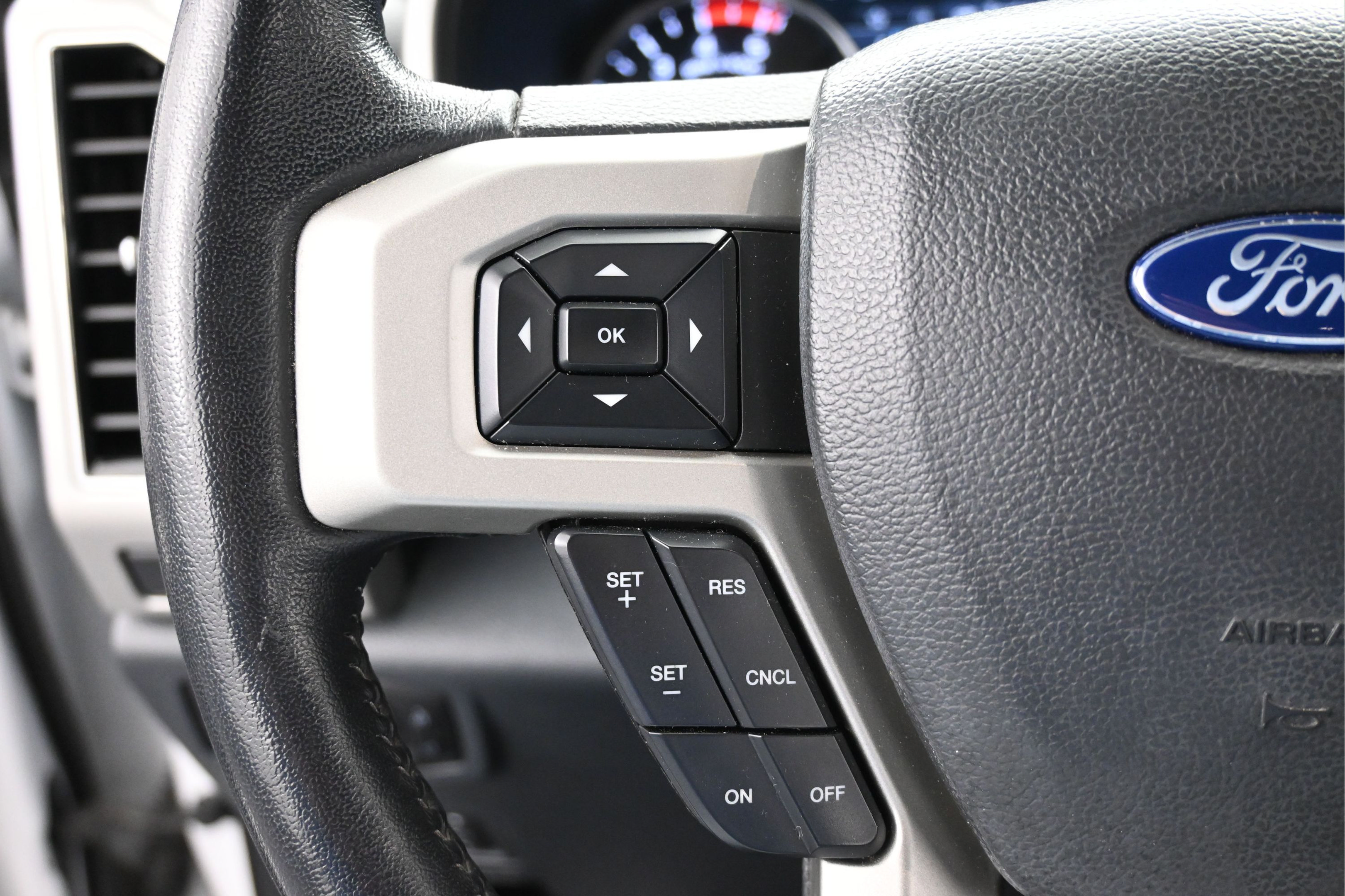 Used 2022 Ford F250 Lariat w/ Lariat Ultimate Package AWD/4WD image 14