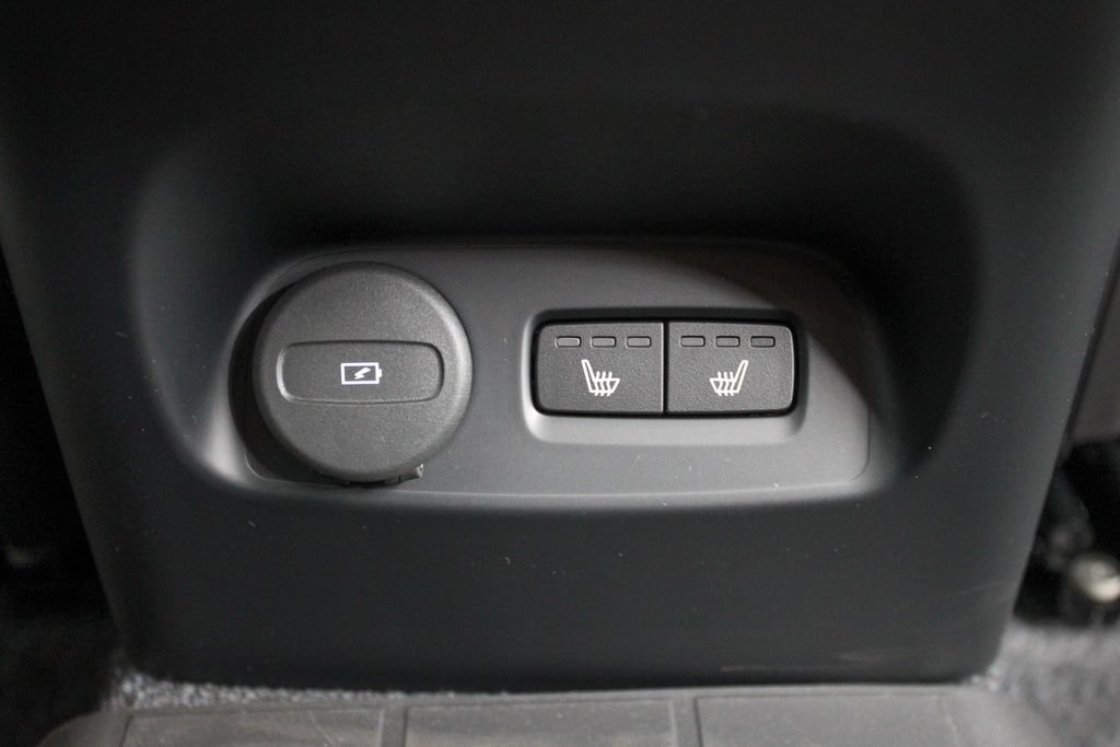 New 2026 Volvo XC40 B5 Plus w/ Climate Package AWD/4WD image 42